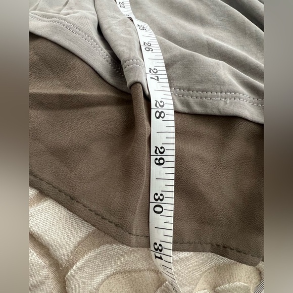 Red Design Top oversized size Small - Picture 7 of 10